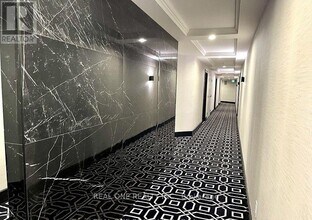 33 University Ave in Toronto, ON - Building Photo - Building Photo