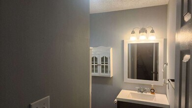 136 Oakmont Dr, Unit Lexington Square in Greenville, NC - Building Photo - Building Photo