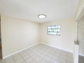 412 Conniston Rd in West Palm Beach, FL - Building Photo - Building Photo