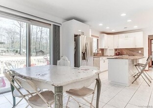 11 Secor Ct in Pomona, NY - Building Photo - Building Photo