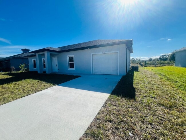3307 10th St SW in Lehigh Acres, FL - Building Photo - Building Photo