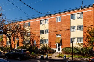 2005 Le Caron Rue in Montréal, QC - Building Photo - Building Photo