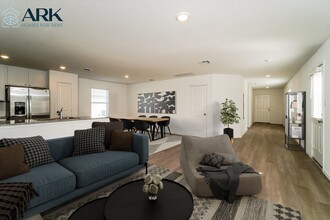435 Filibusters Trail in San Antonio, TX - Building Photo - Building Photo