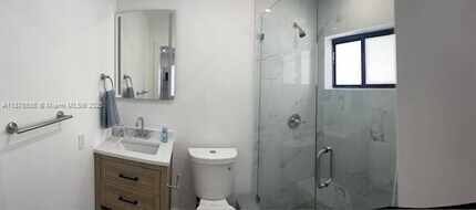 910 SW 8th Ave in Miami, FL - Building Photo - Building Photo