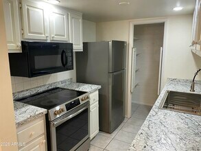 8063 E Glenrosa Ave in Scottsdale, AZ - Building Photo - Building Photo