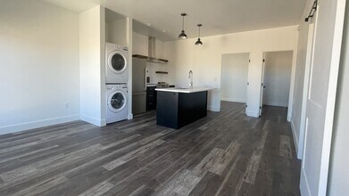 100 Second St, Unit 100 A in Silver Cliff, CO - Foto de edificio - Building Photo