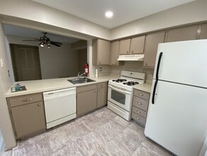 1716B Ralston Dr in Mount Laurel, NJ - Building Photo - Building Photo