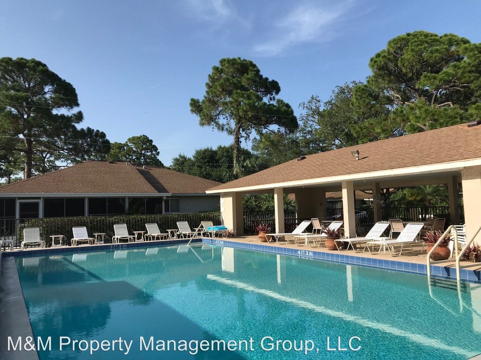 749 N Jefferson Ave in Sarasota, FL - Building Photo