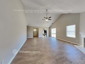 6322 Klondike River Rd in Stonecrest, GA - Foto de edificio - Building Photo