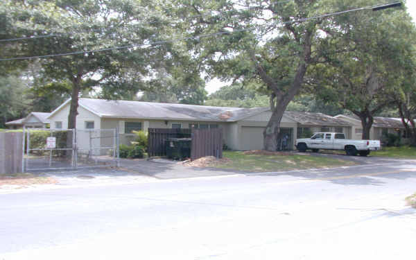 531-539 New York Ave in Dunedin, FL - Foto de edificio