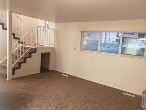 170 W Foxbridge Dr in Midvale, UT - Building Photo - Building Photo