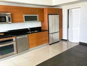 253 NE 2nd St, Unit 3807 in Miami, FL - Building Photo - Building Photo