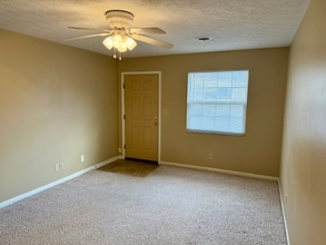 1616 Spring Valley Dr in Huntington, WV - Building Photo - Building Photo