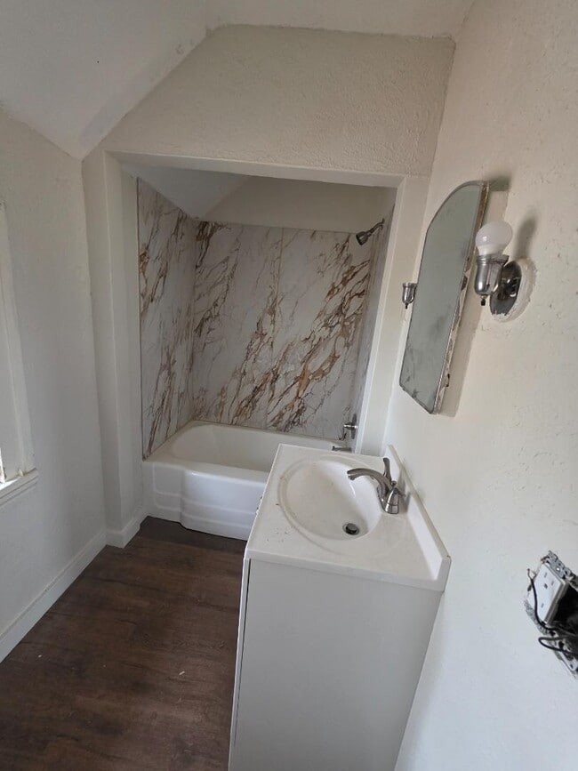 19 Taylor St in Rochester, NY - Building Photo - Building Photo