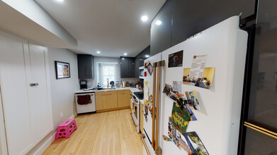 15 Lanark Rd, Unit 4 in Brookline, MA - Building Photo - Building Photo