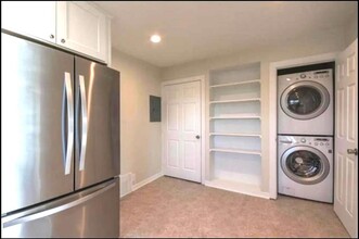 1415 Newfield Ln in Austin, TX - Building Photo - Building Photo