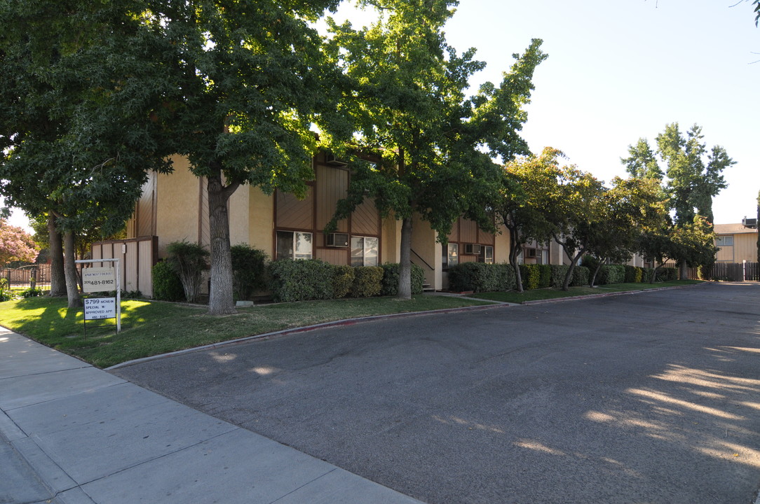 366 E Edison St in Manteca, CA - Building Photo