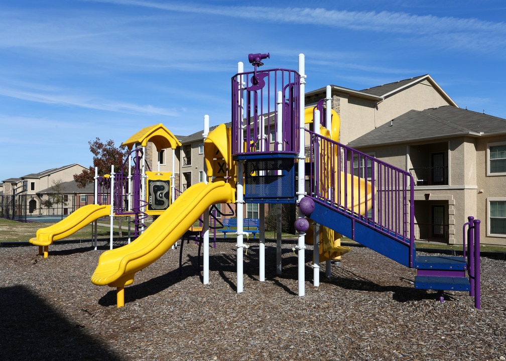 Providence at Marine Creek Apartment Homes in Fort Worth, TX - Building Photo