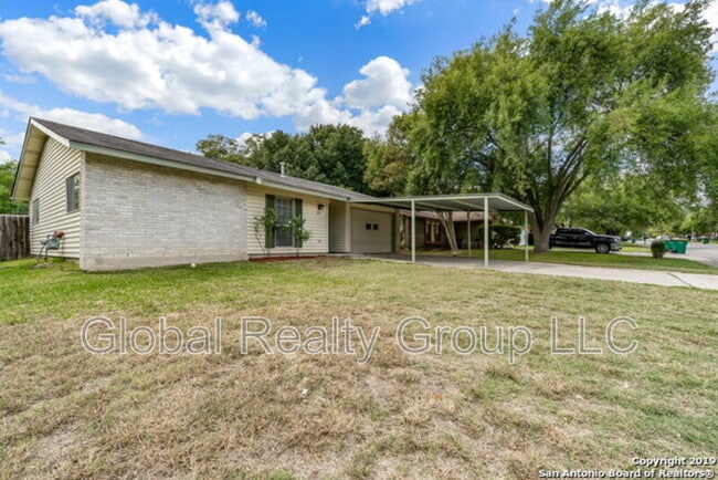 109 Meadow Way in Converse, TX - Building Photo - Building Photo