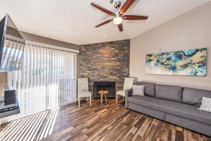 4200 S Valley View Blvd in Las Vegas, NV - Building Photo