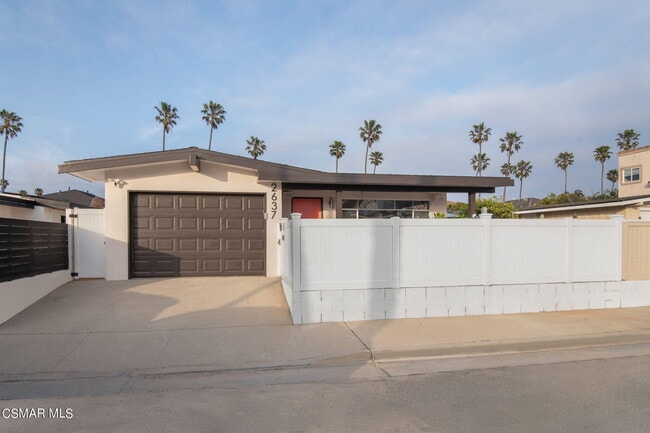 property at 2637 Pierpont Blvd