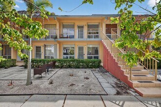 2624 NE 30th Pl in Fort Lauderdale, FL - Building Photo - Building Photo