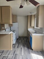 991 N Mollison Ave, Unit 09 in El Cajon, CA - Building Photo