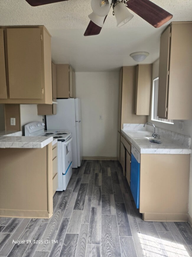 991 N Mollison Ave, Unit 09