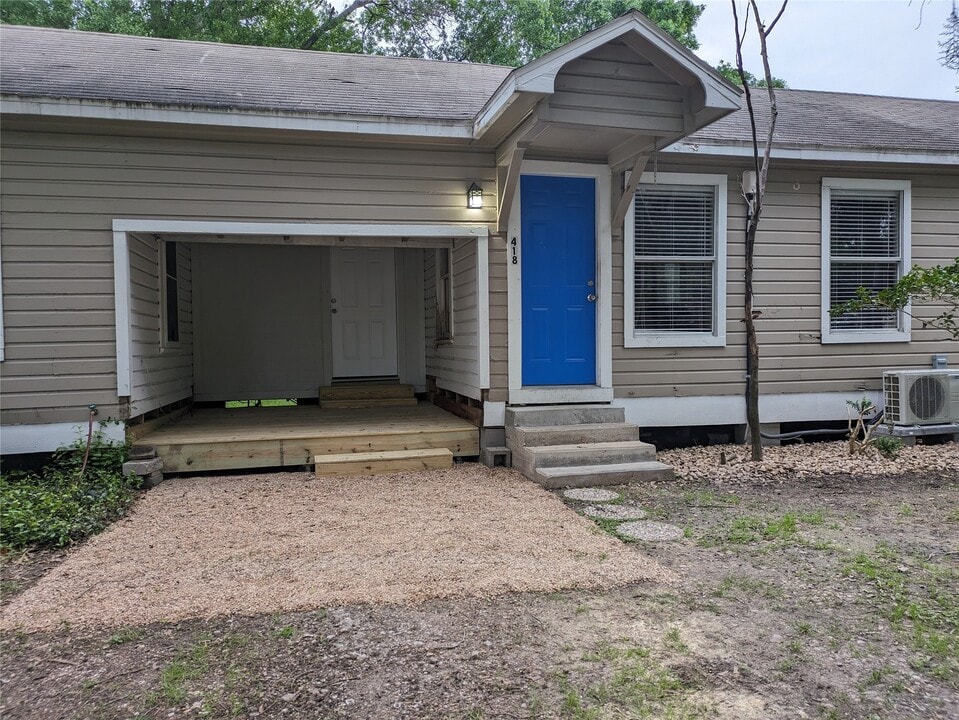 418 Waco Ave in League City, TX - Building Photo