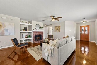 1337 Gayle St in Burleson, TX - Building Photo - Building Photo