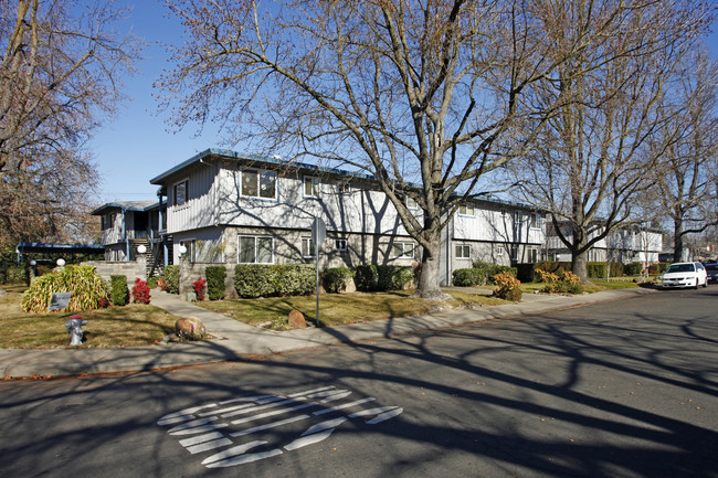 Woodlake Terrace Apartments