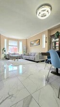 6709-184A 184a St in Surrey, BC - Building Photo - Building Photo