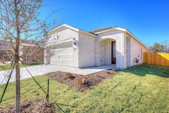 1330 Windermere Wy, Unit 300 in Princeton, TX - Building Photo - Building Photo