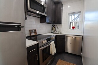 198 Montauk Ave in New London, CT - Building Photo - Building Photo