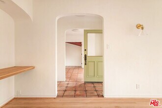 2228 Prospect Ave in Los Angeles, CA - Building Photo - Building Photo