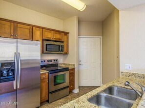 13700 N Fountain Hills Blvd in Fountain Hills, AZ - Foto de edificio - Building Photo