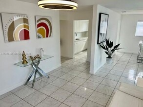 6301 SW 59th Pl in South Miami, FL - Building Photo - Building Photo