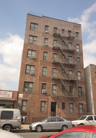 4550 48th St in Woodside, NY - Building Photo