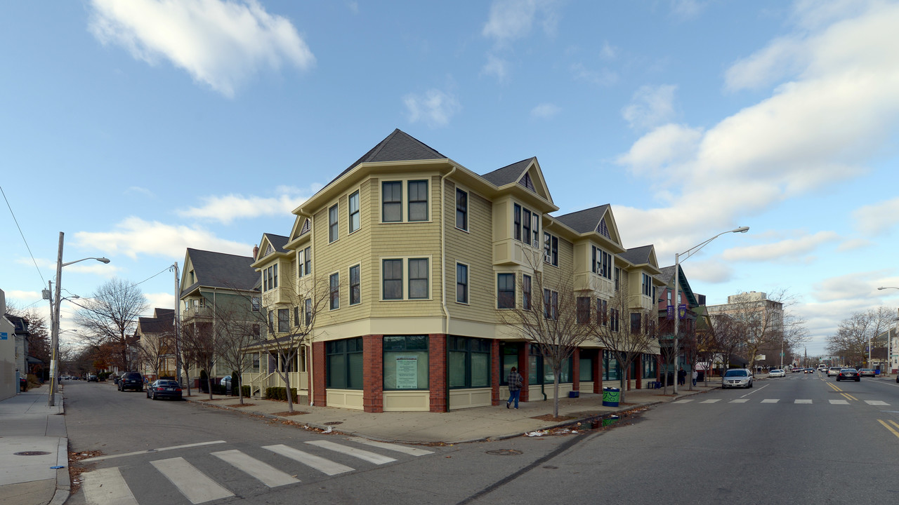 Adelaide in Providence, RI - Foto de edificio