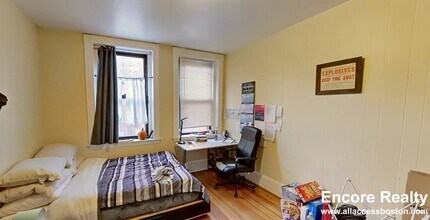 69 S Huntington Ave, Unit 3 in Boston, MA - Building Photo - Building Photo