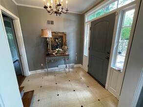 3652 Poplar Ave, Unit 2319-1F in Memphis, TN - Building Photo - Building Photo