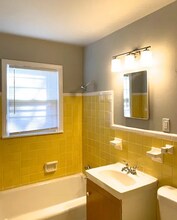 1702 W Britton Rd in The Village, OK - Building Photo - Building Photo