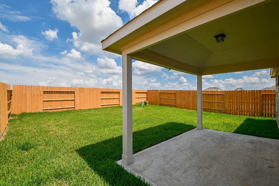 7542 Coral Ter Dr in Cypress, TX - Building Photo
