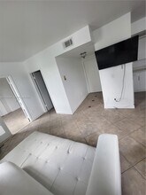 1008 Jefferson Ave in Miami Beach, FL - Building Photo - Building Photo