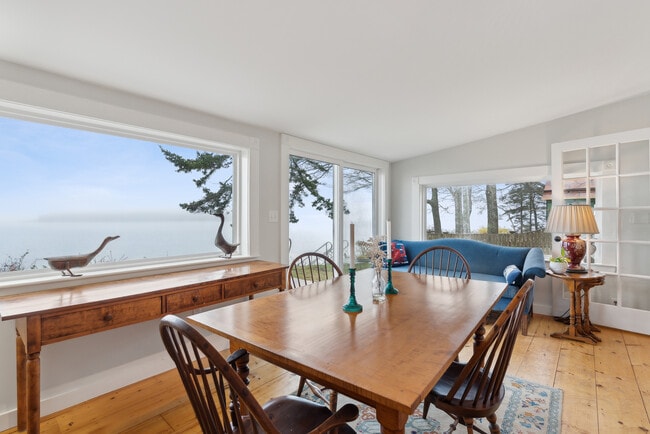 44 Maquoit Dr in Freeport, ME - Building Photo - Building Photo