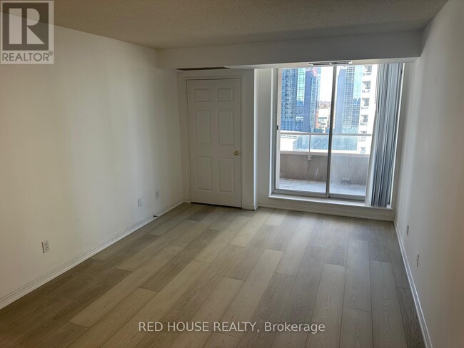 35-1635 Empress Ave in Toronto, ON - Building Photo - Building Photo