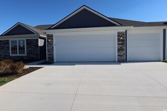 5437 Broad Fields Cove in Fort Wayne, IN - Building Photo - Building Photo