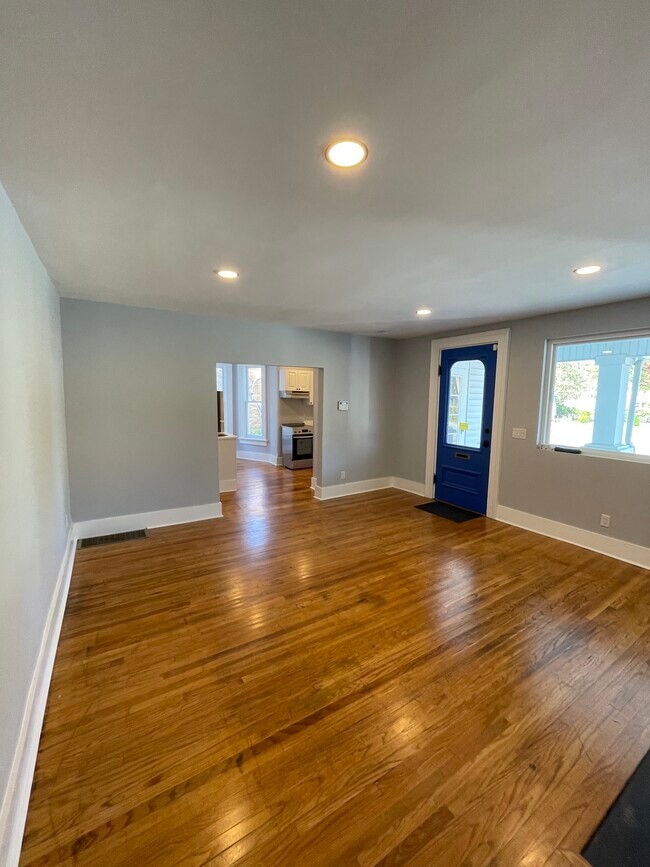 6123 Madison Rd in Cincinnati, OH - Building Photo - Building Photo