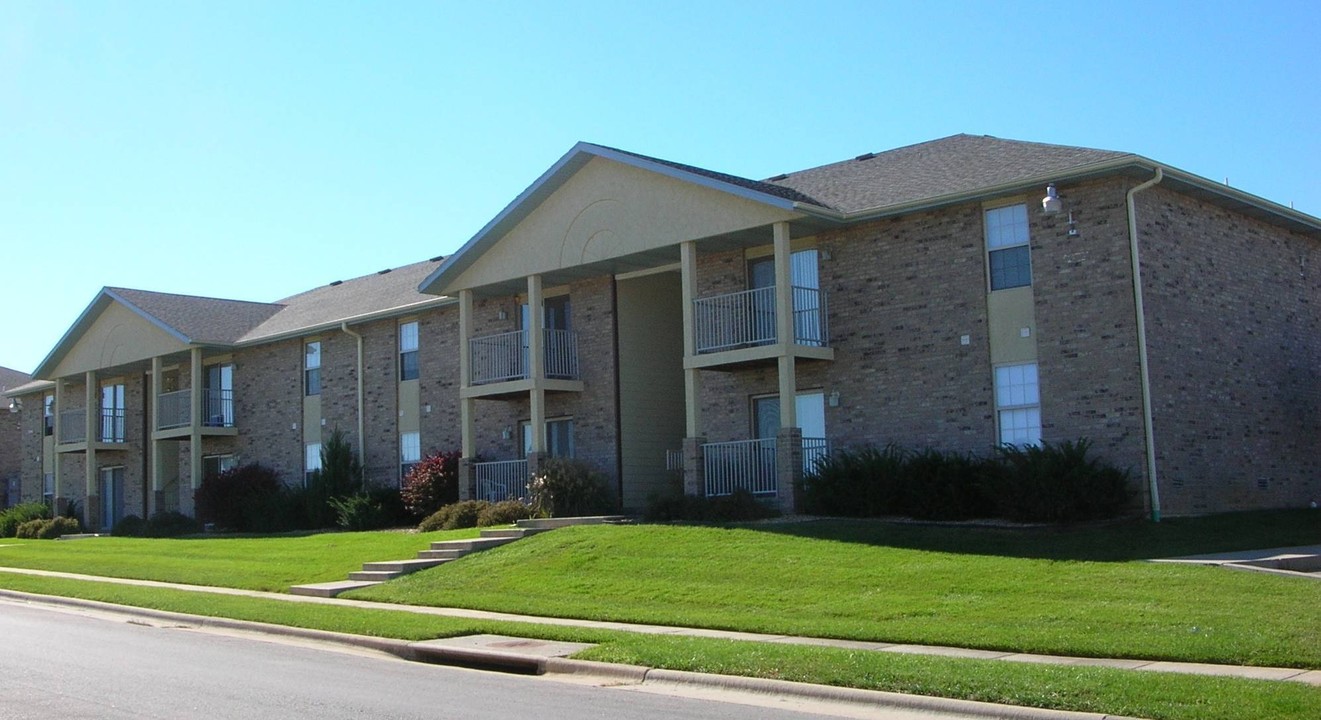 Woodland Park Apartments in Springfield, MO - Building Photo