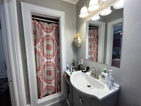 319 Clarendon Dr photo'